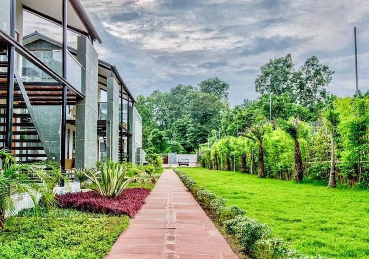 The Cloyster Resort And Spa Rāmnagar Exterior photo