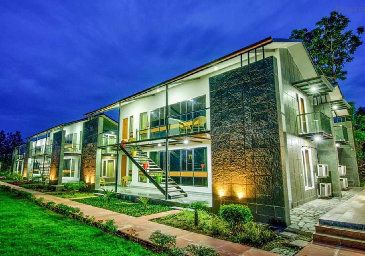 The Cloyster Resort And Spa Rāmnagar Exterior photo
